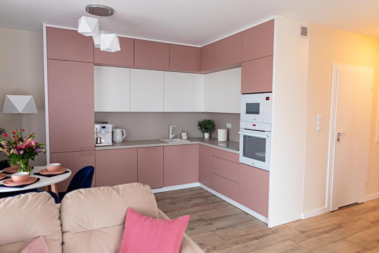 Apartament Bella Rosa Z Podziemnym Parkingiem キェルツェ エクステリア 写真