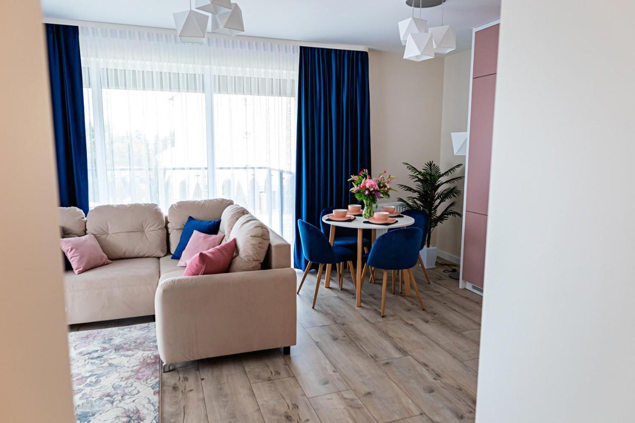 Apartament Bella Rosa Z Podziemnym Parkingiem キェルツェ エクステリア 写真