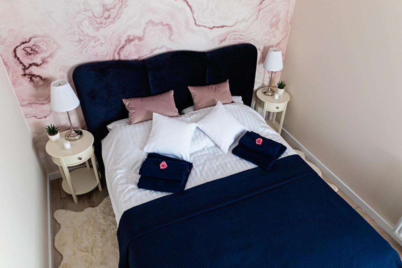 Apartament Bella Rosa Z Podziemnym Parkingiem キェルツェ エクステリア 写真