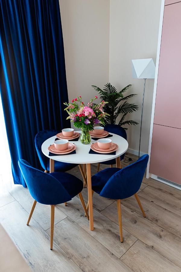 Apartament Bella Rosa Z Podziemnym Parkingiem キェルツェ エクステリア 写真
